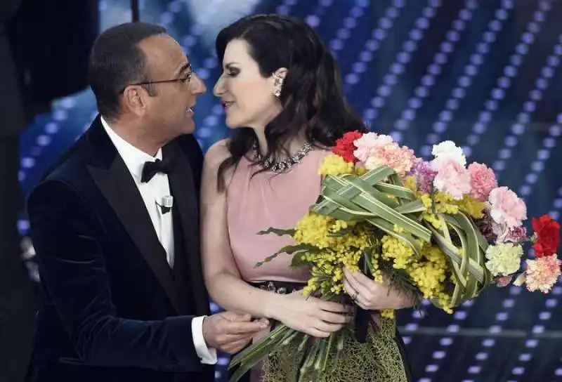 carlo conti e laura pausini 