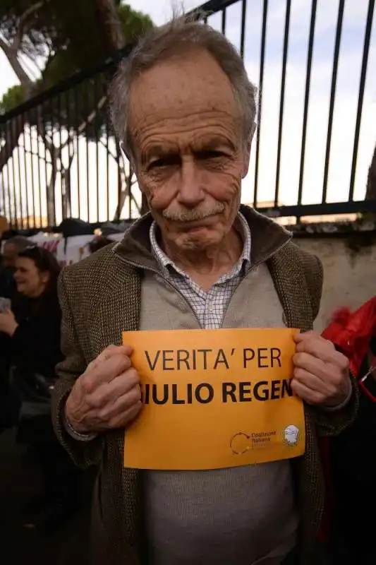 erri de luca manifestazione per giulio regeni