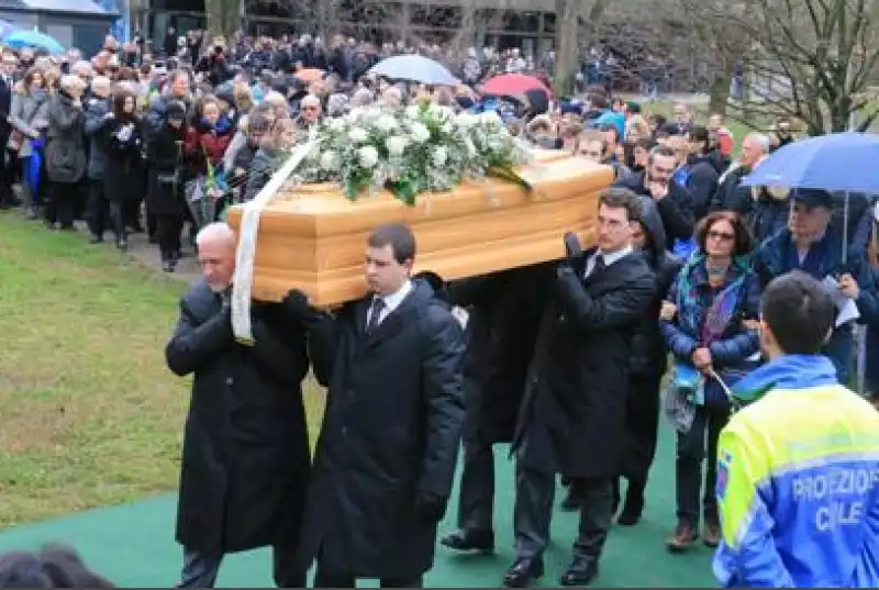 FUNERALE REGENI