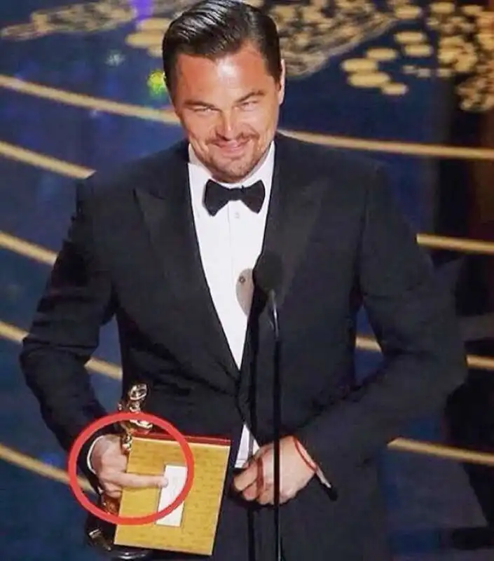 il dito medio di leonardo di caprio agli oscar