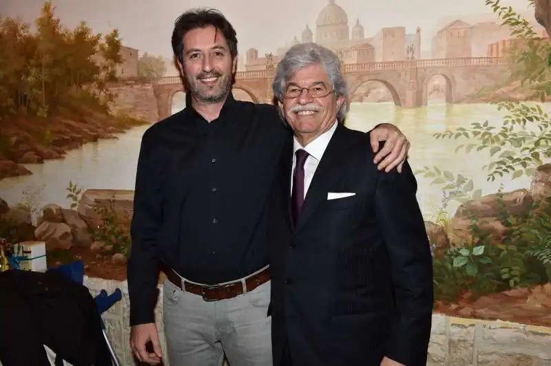 il senatore antonio razzi con  frate matteo