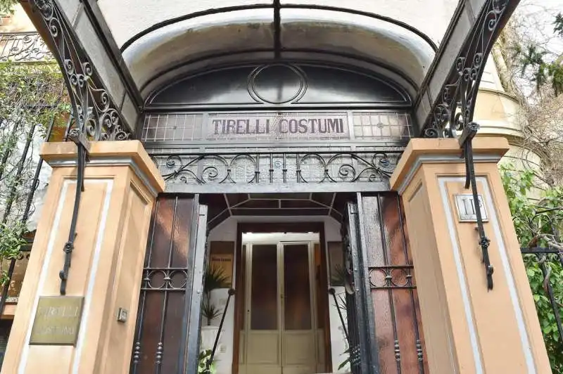 ingresso della sartoria tirelli in via pompeo magno