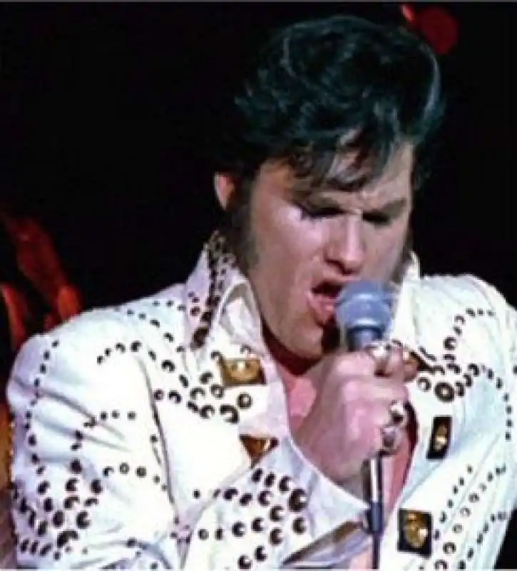 kurt russell versione elvis