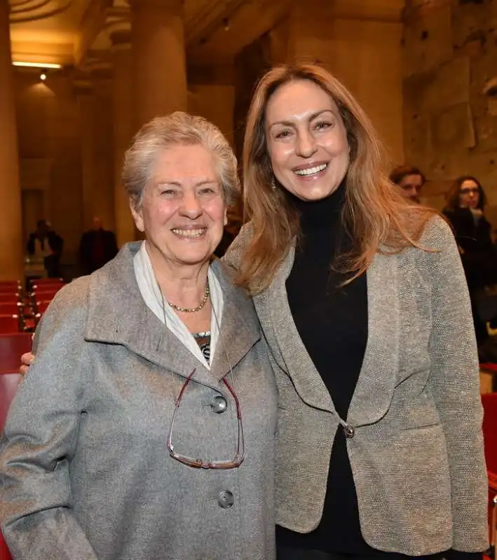 la mamma con la figlia lucia