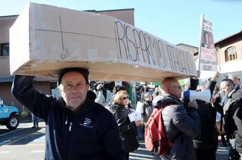 rignano   funerale del risparmio   caos etruria      