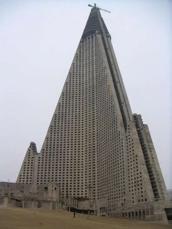 ryugyong hotel 