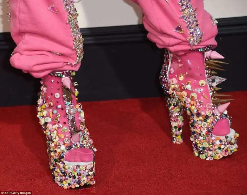 scarpe di dencia ai grammy