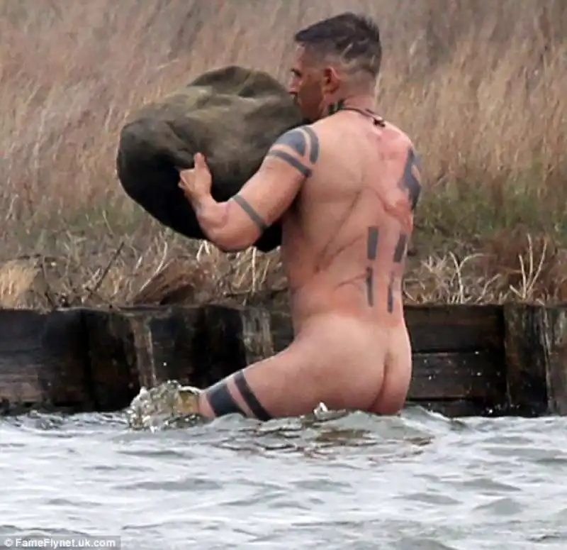 tom hardy nudo