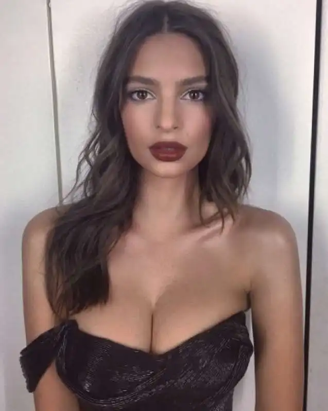 emily ratajkowski  3