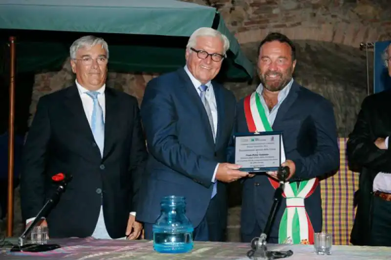 frank walter steinmeier premiato a capalbio   