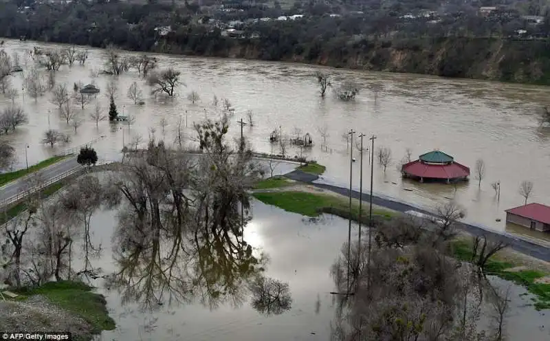 fuga da oroville e dalla diga  5