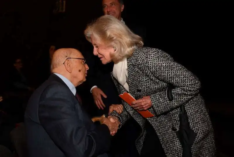 marina cicogna saluta il presidente emerito giorgio napolitano (3)