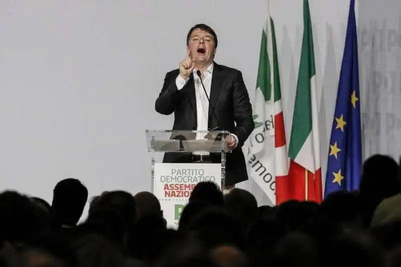 renzi all assemblea pd  