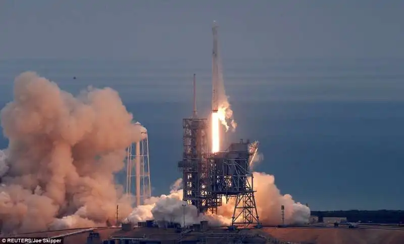 space x falcon 9