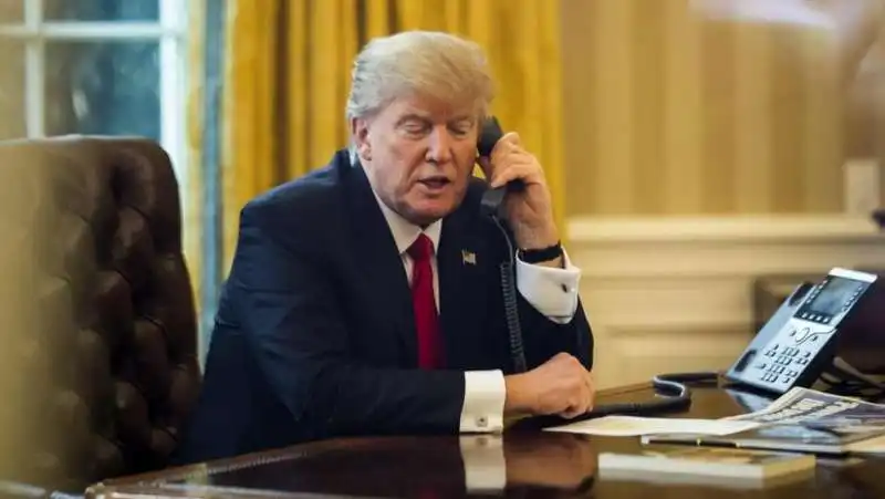 TRUMP AL TELEFONO