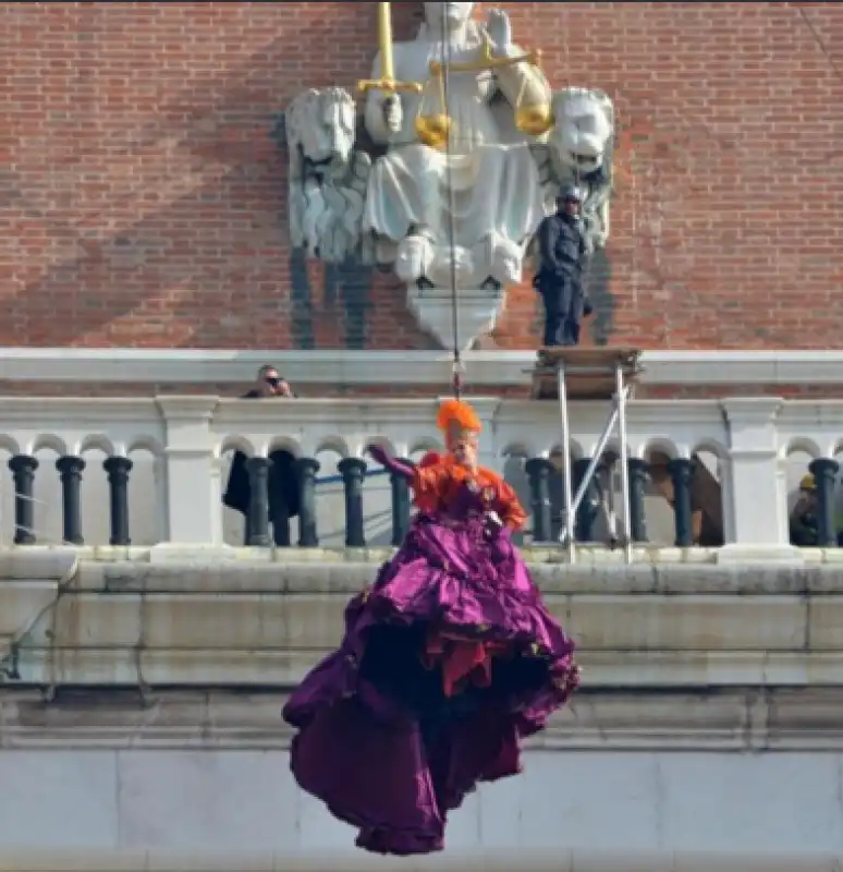 venezia carnevale volo dell'angelo