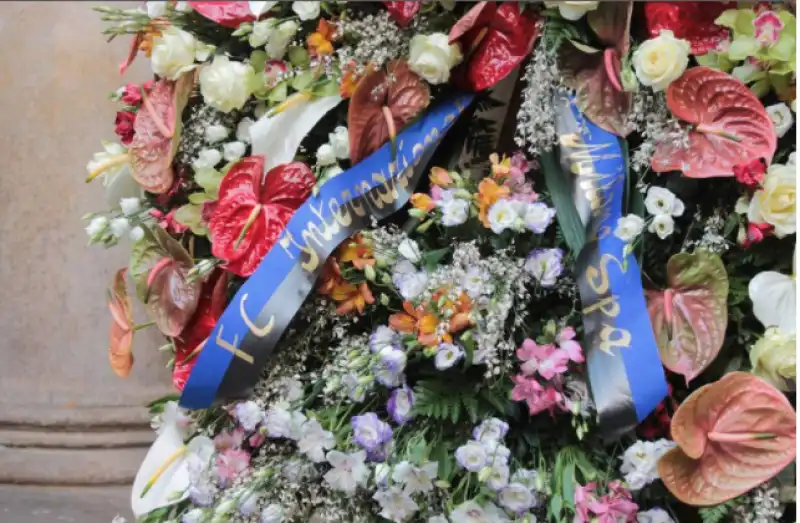 corona Inter funerale Moratti