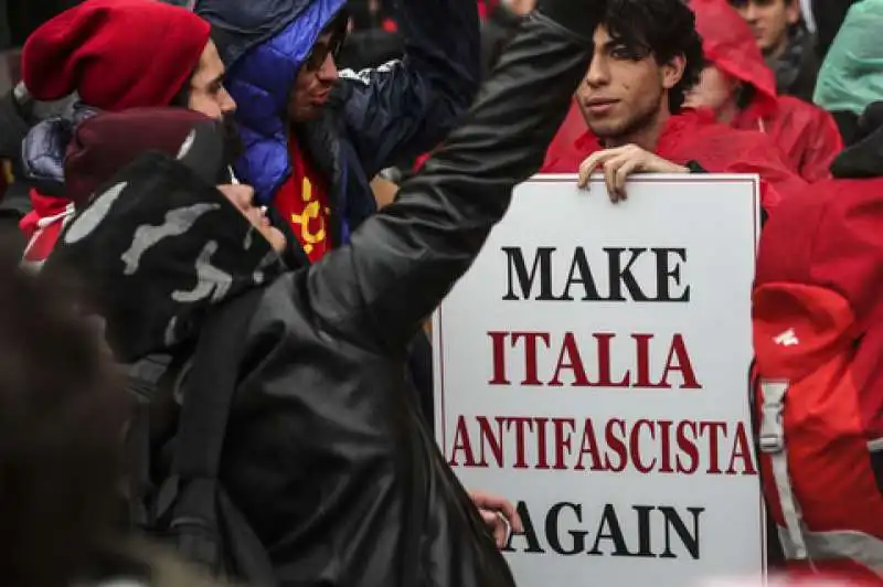 corteo antifascista a roma  4