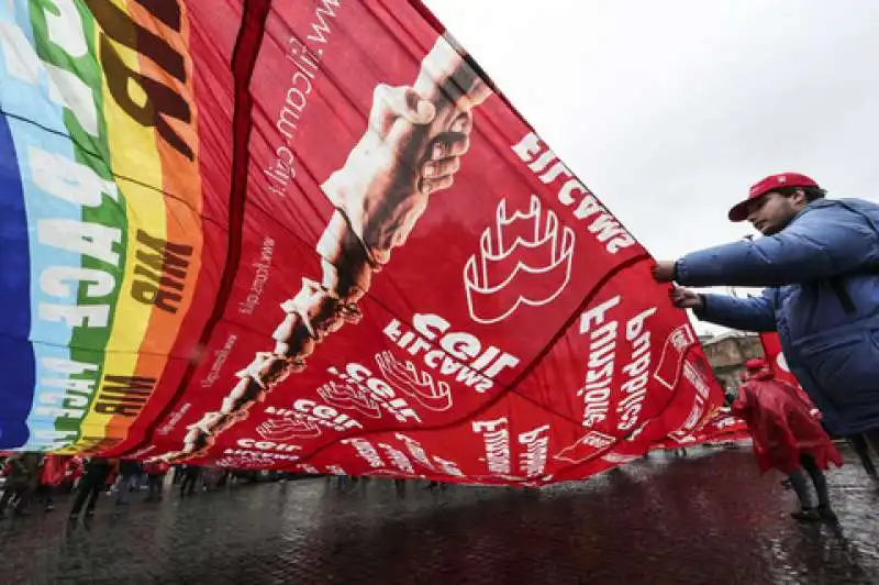 corteo antifascista a roma