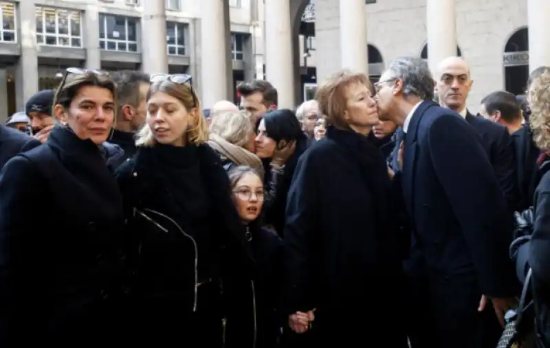 famiglia a funerali Moratti 1