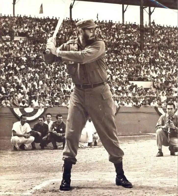 fidel castro gioca a baseball all havana 1959