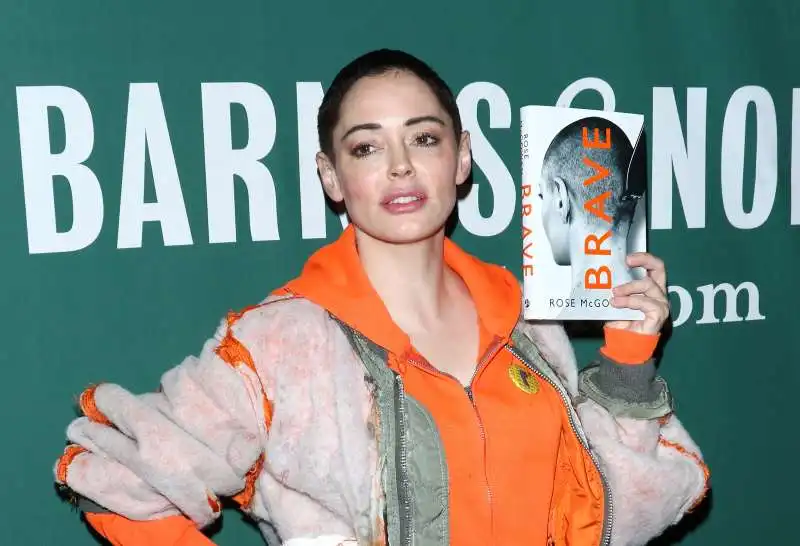 rose  mcgowan libro brave