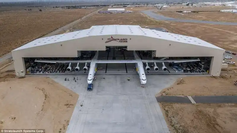 stratolaunch 12