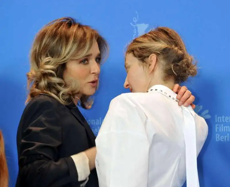 valeria golino e alba rohrwacher 3   