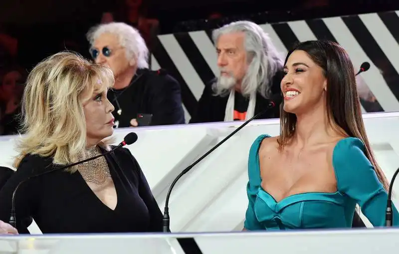 belen scollatissima a sanremo young 1