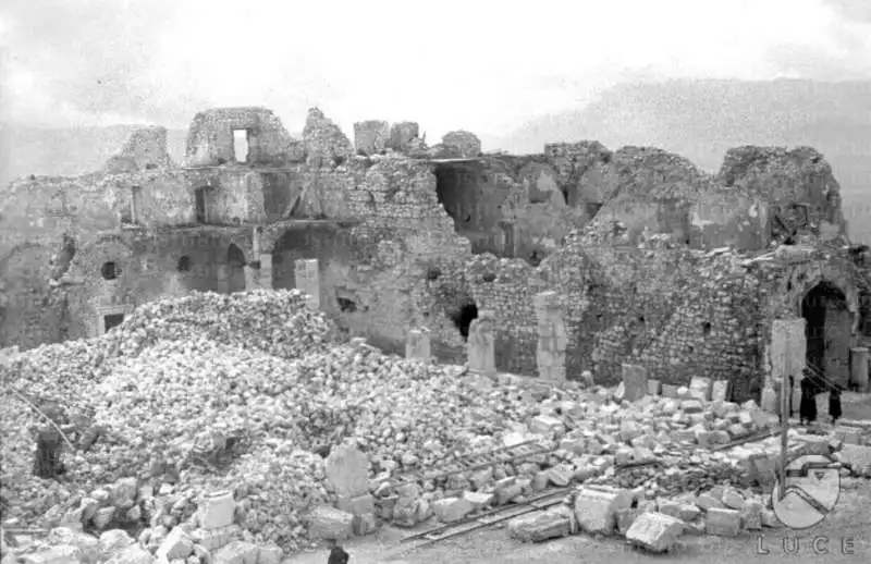 bombardamento abbazia montecassino 1