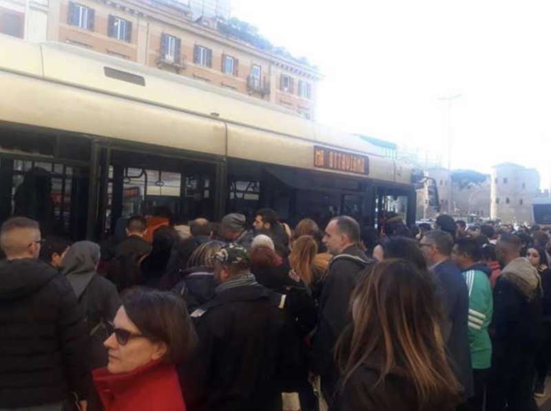 caos trasporti a roma 5