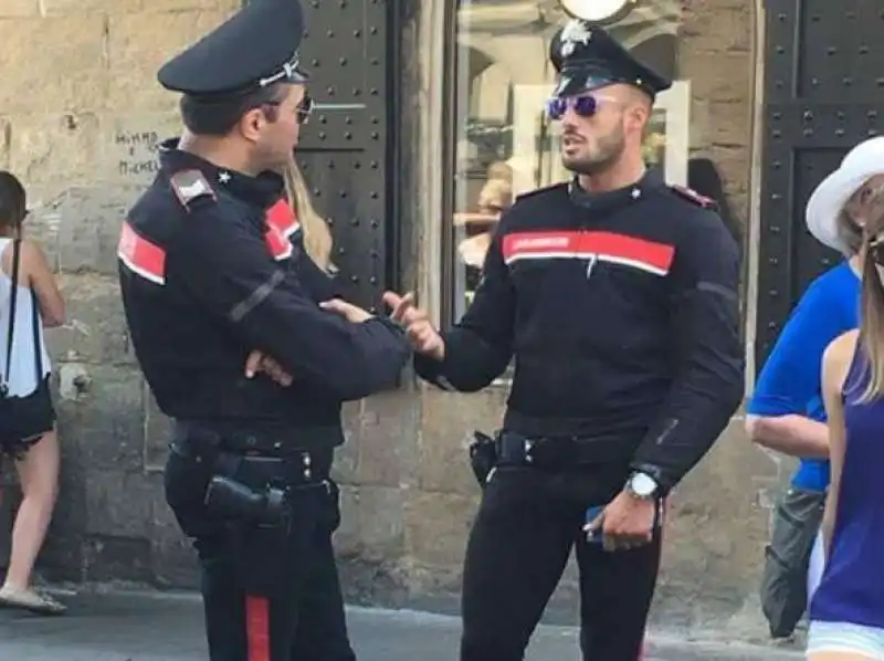 carabinieri sexy