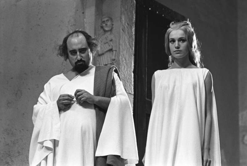 CATHERINE SPAAK SUL SET DE L ARMATA BRANCALEONE