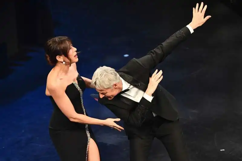 CLAUDIO BAGLIONI E VIRGINIA RAFFAELE A SANREMO 2019