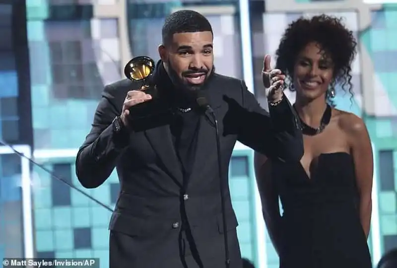 drake  accetta il grammy