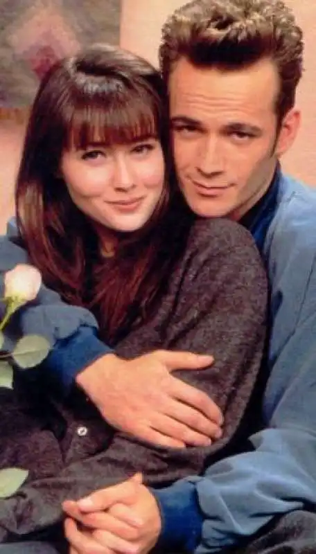 DYLAN E BRENDA IN BEVERLY HILLS 90210