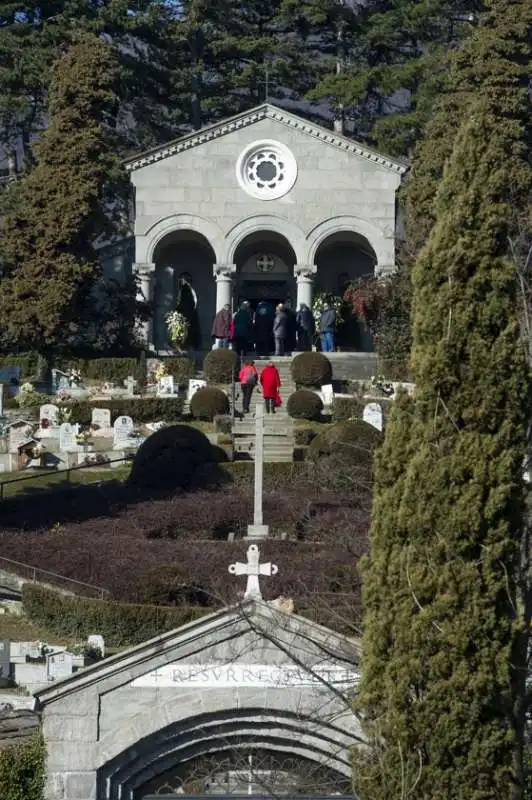 funerale di marella agnelli a villar perosa 8