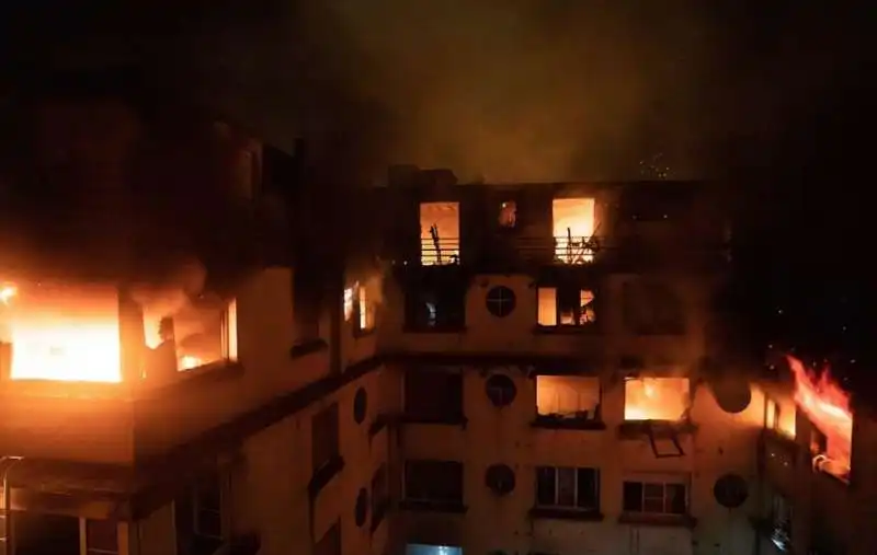 incendio a parigi 9