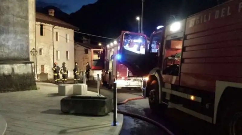 incendio in una casa a pinzano al tagliamento, muore un bambino di cinque anni 1