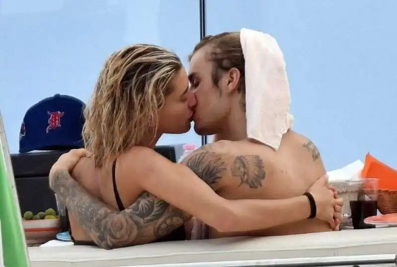 justin bieber e hailey baldwin 5