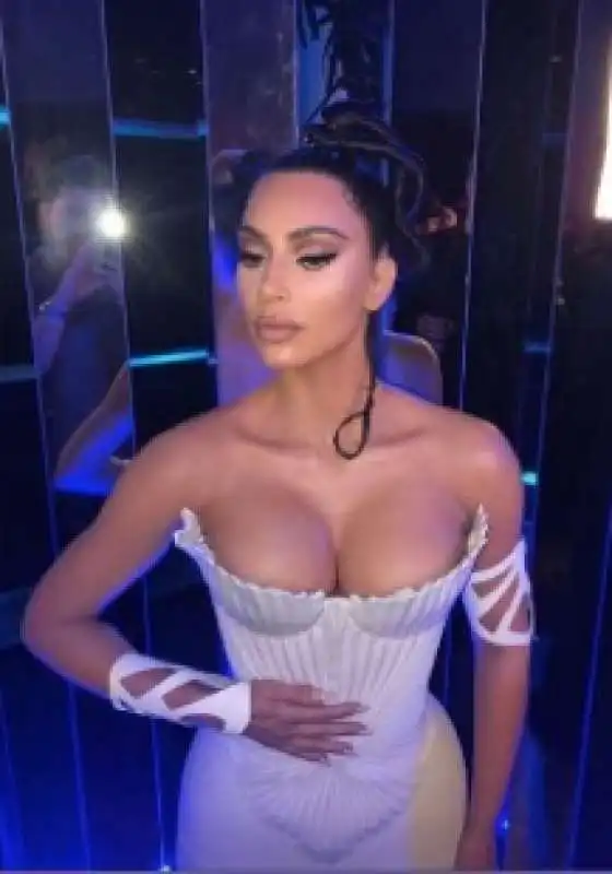 kim kardashian 4