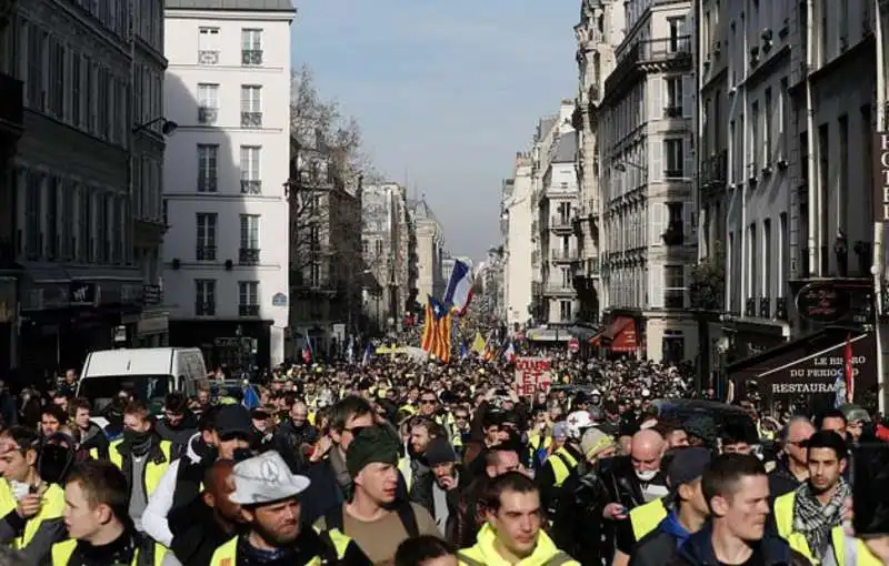 le proteste dei gilet gialli   quattordicesimo atto 5