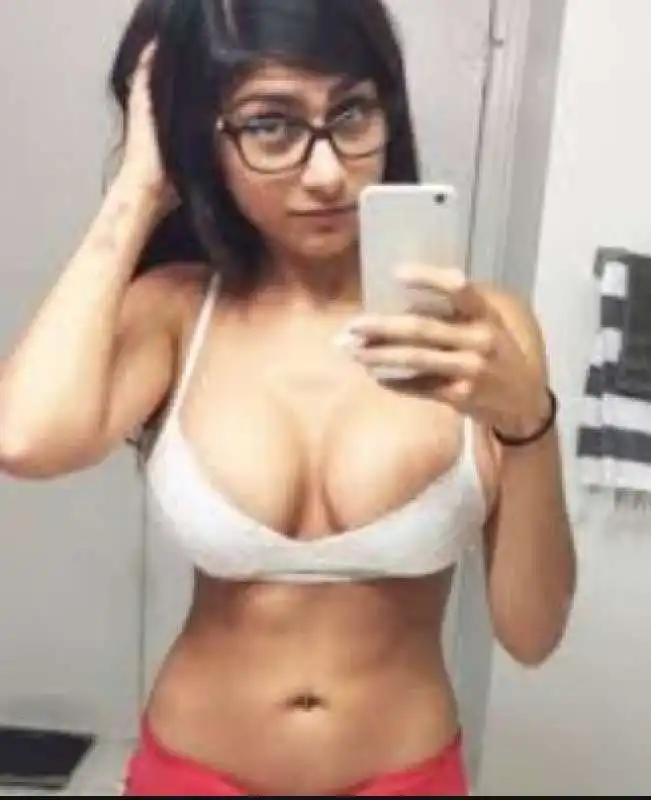 mia khalifa 15