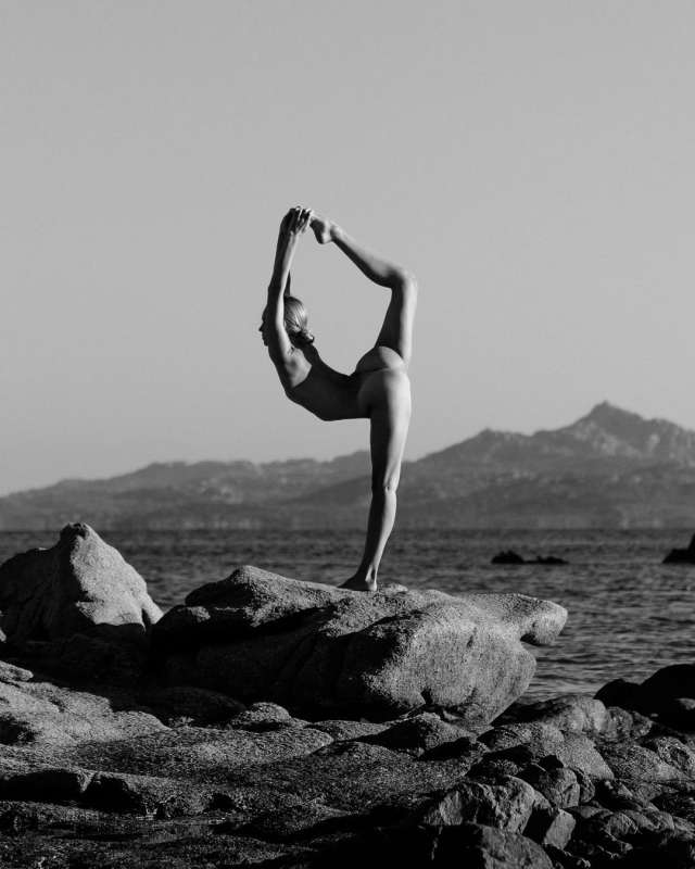 Nude Yoga Girl Dago Fotogallery