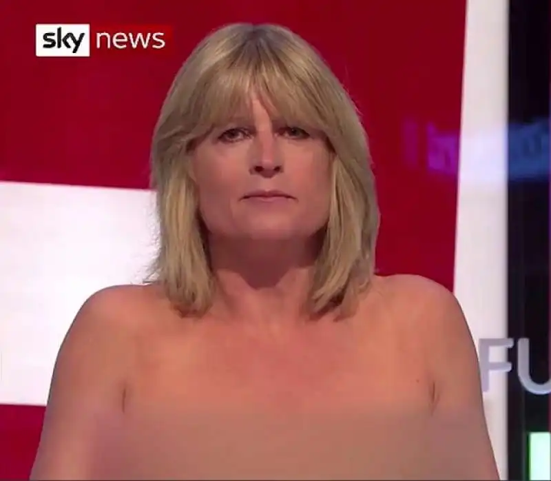 rachel johnson si spoglia in diretta tv 2