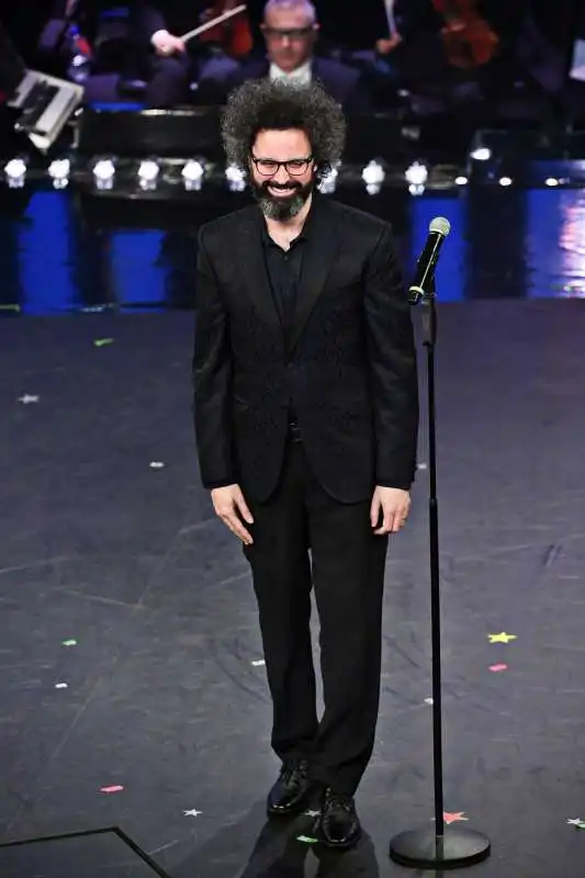 simone cristicchi a sanremo 2