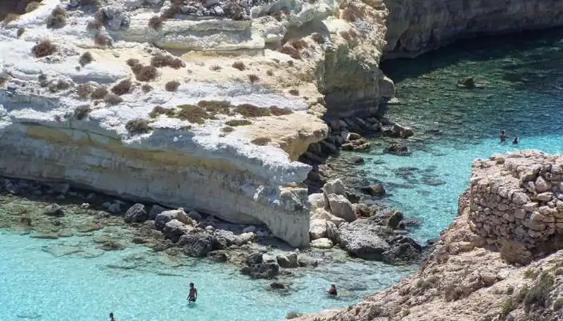 spiaggia dei conigli