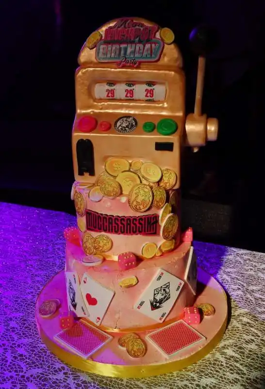 torta di compleanno per i 29 anni di muccassassina