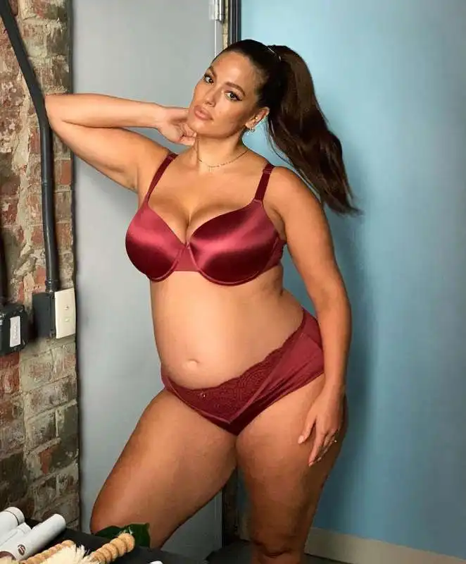 ashley graham 8