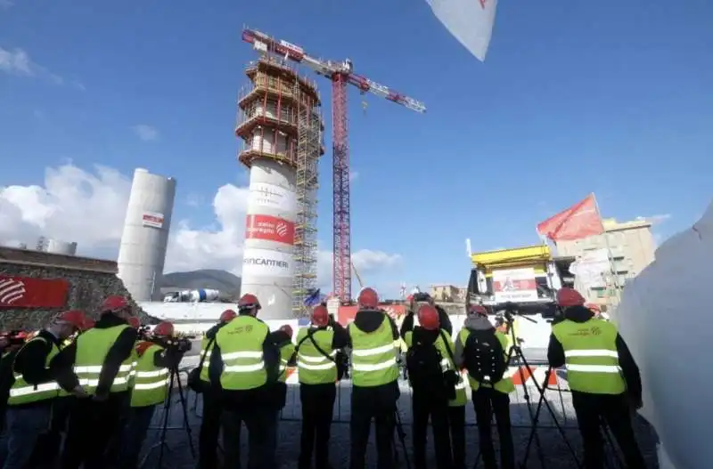 completata l'ultima pila del nuovo ponte di genova 2